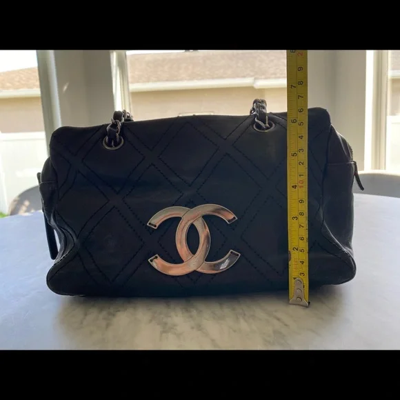 Chanel leather bag - Picture 6 of 15